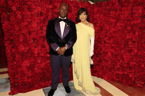 Kris Jenner Engaged: Fans believe latest photo proves Kris .
